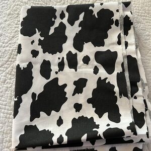 New 1 Yard Keepsake Calico Black and White Cow Print 100% cotton fabric
